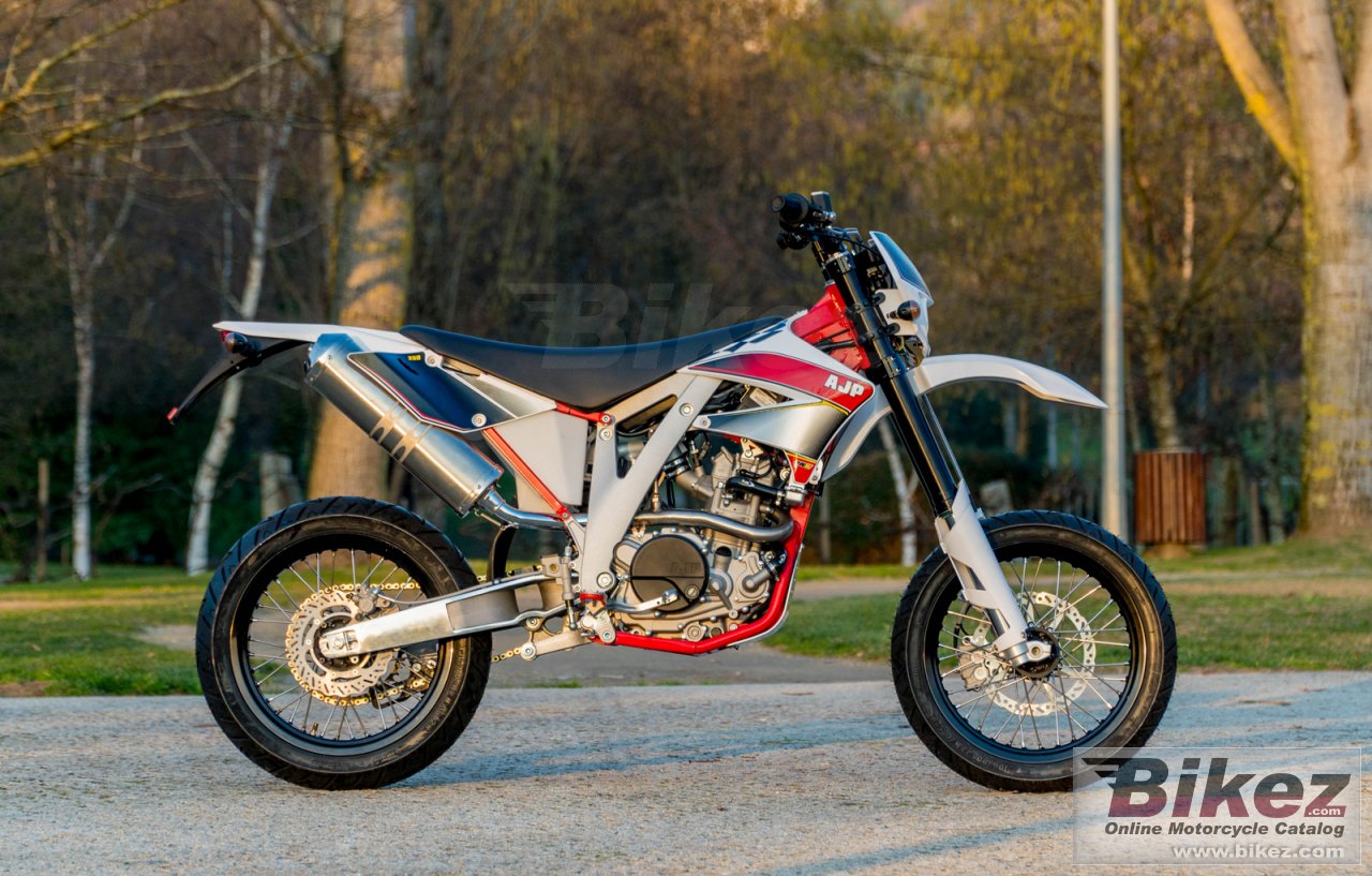 AJP PR5 Supermoto 250