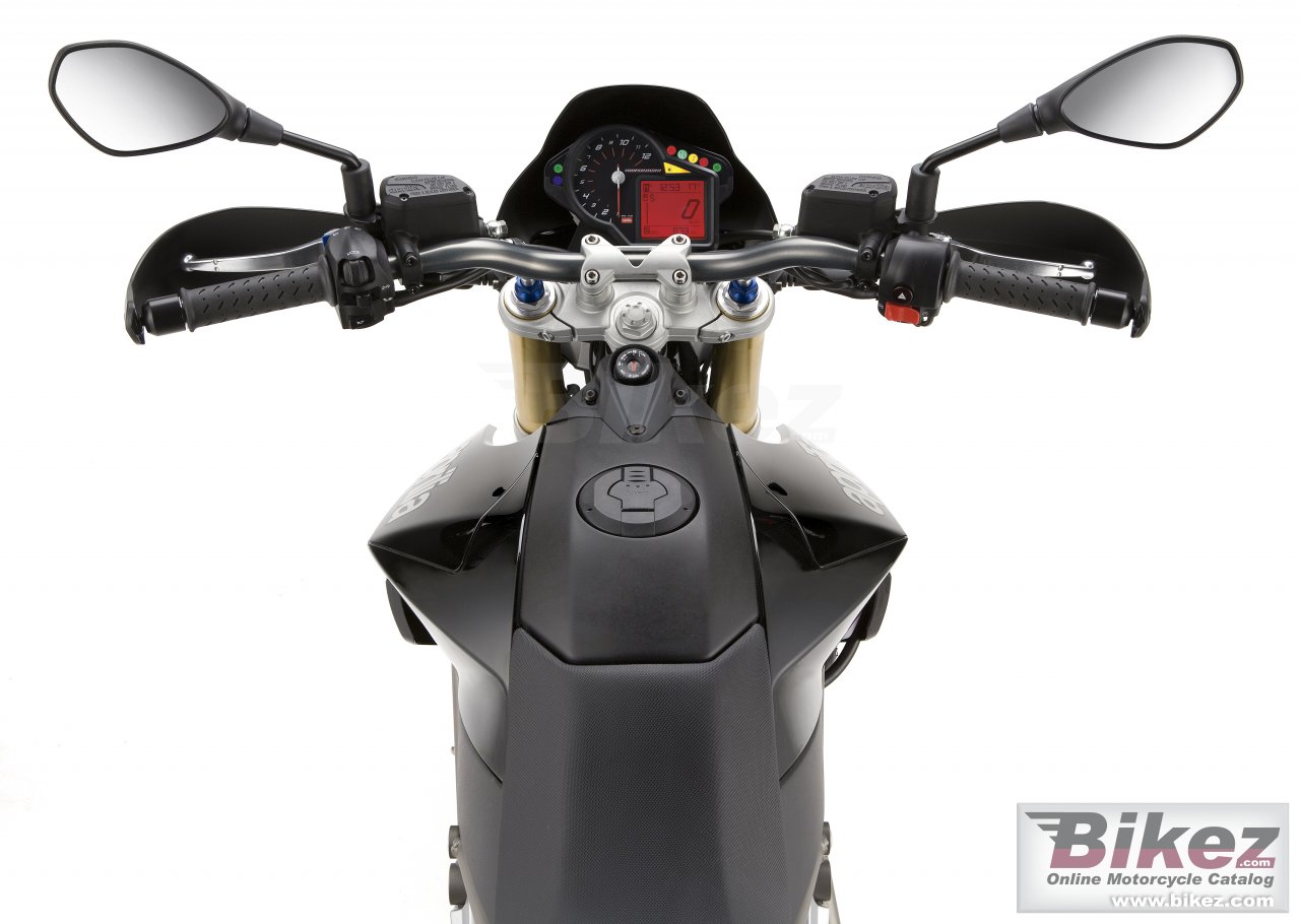 Thumbnail for Aprilia Dorsoduro 750 2009