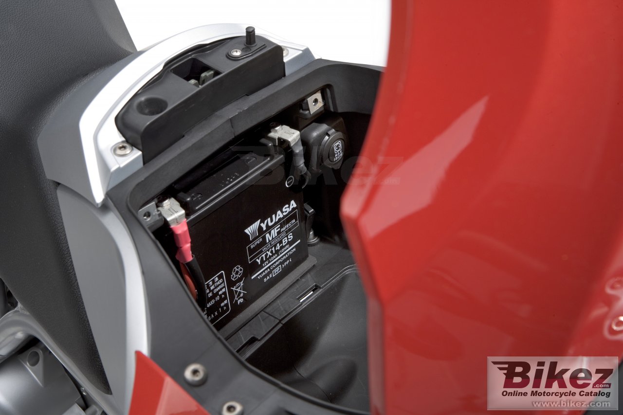 Thumbnail for Aprilia Mana 850 2008