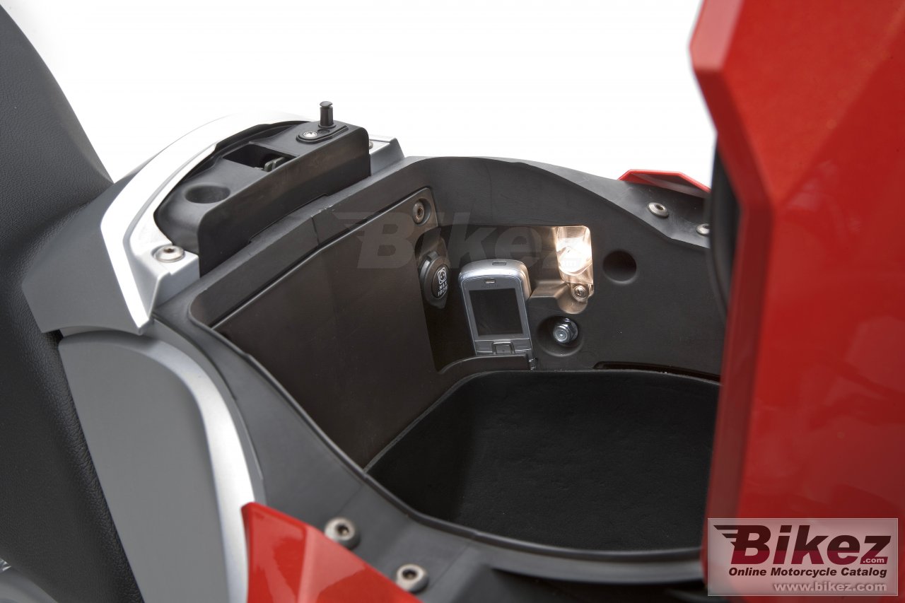 Thumbnail for Aprilia Mana 850 2008