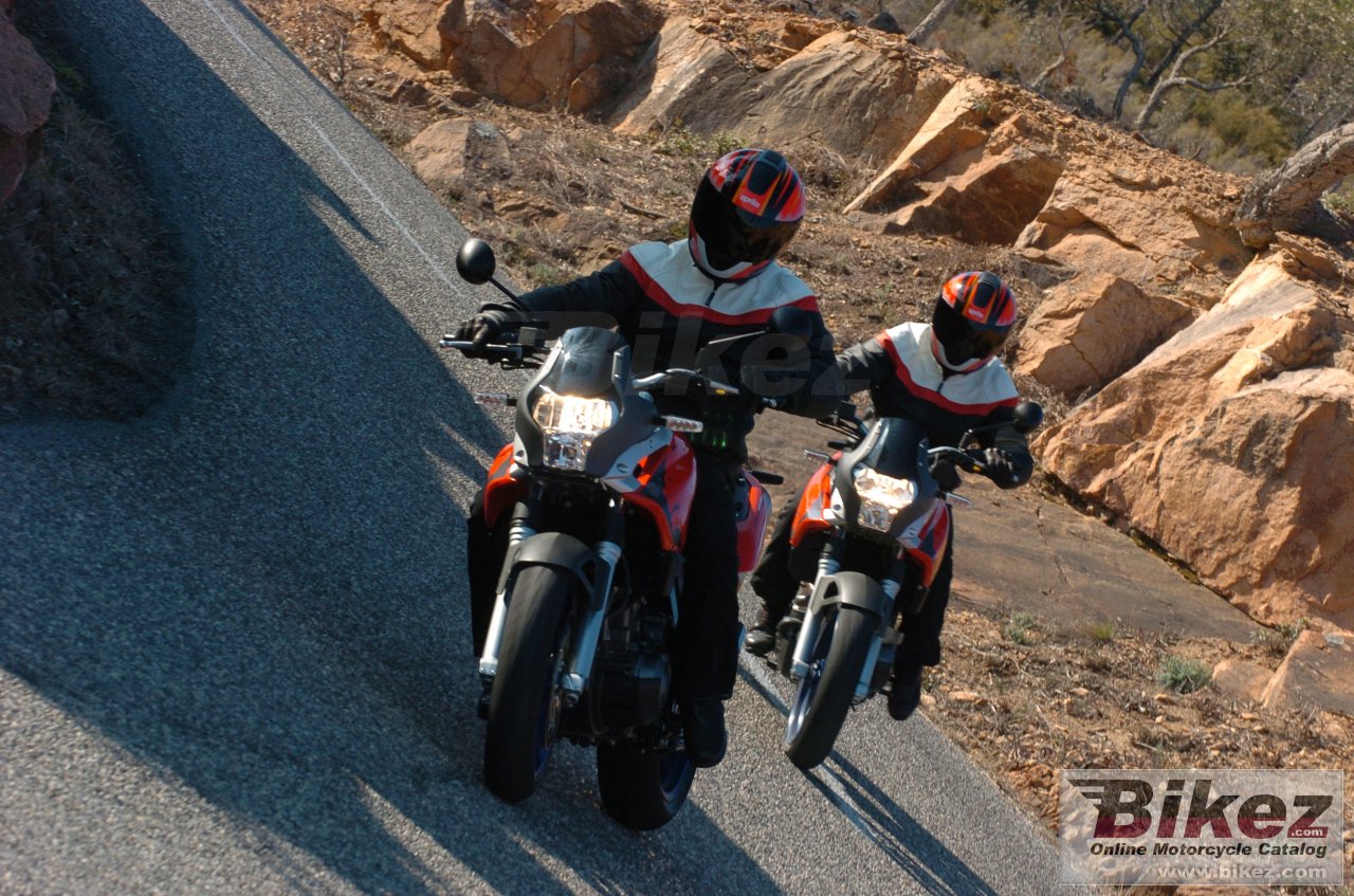 Thumbnail for Aprilia Pegaso 650 Strada 2006