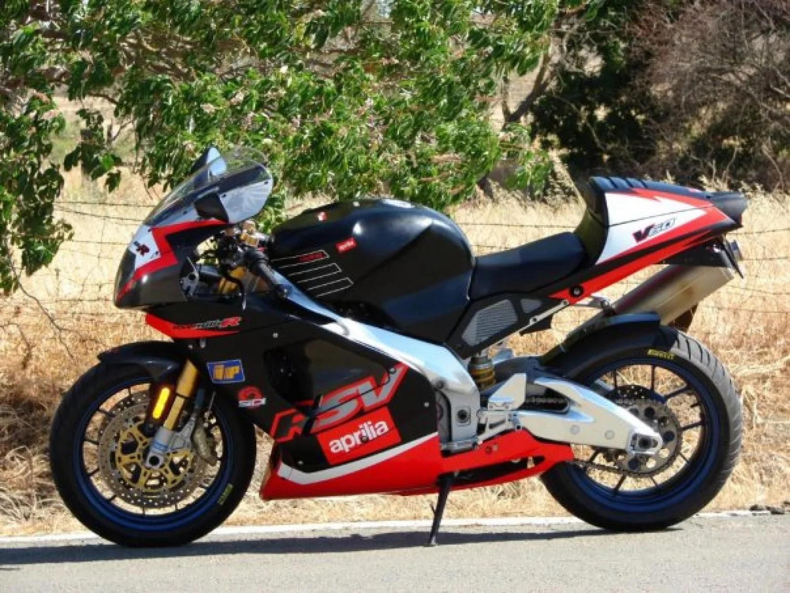 Thumbnail for Aprilia RSV Mille R 2001