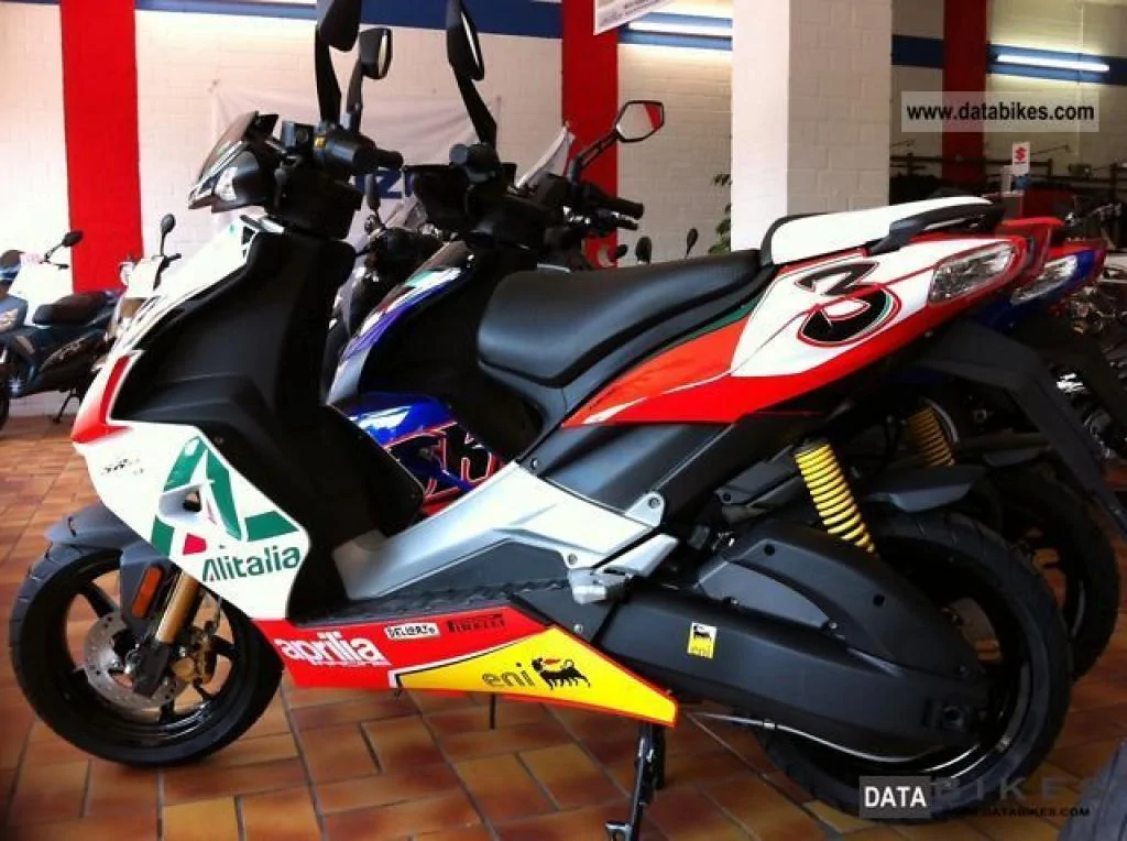Thumbnail for Aprilia SR 50 R Factory 2011