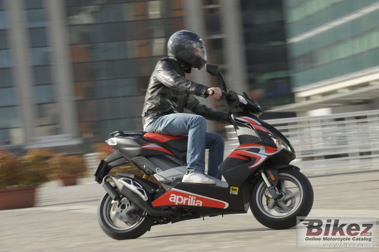 Thumbnail for Aprilia SR 50 R Factory 2011