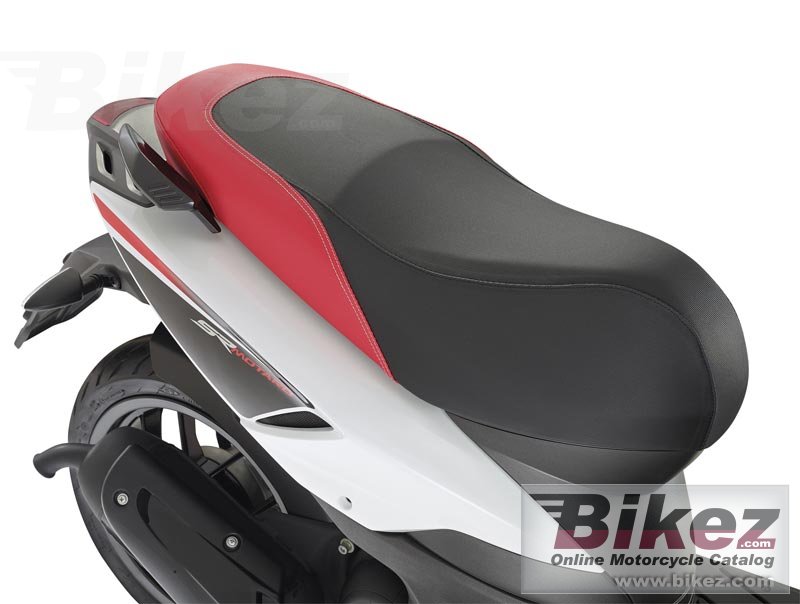 Thumbnail for Aprilia SR Motard 50 2015