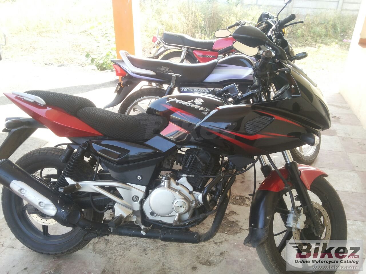 Thumbnail for Bajaj Pulsar 220 DTS-Fi 2007