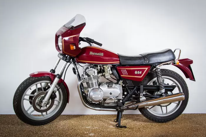 Benelli 654 T