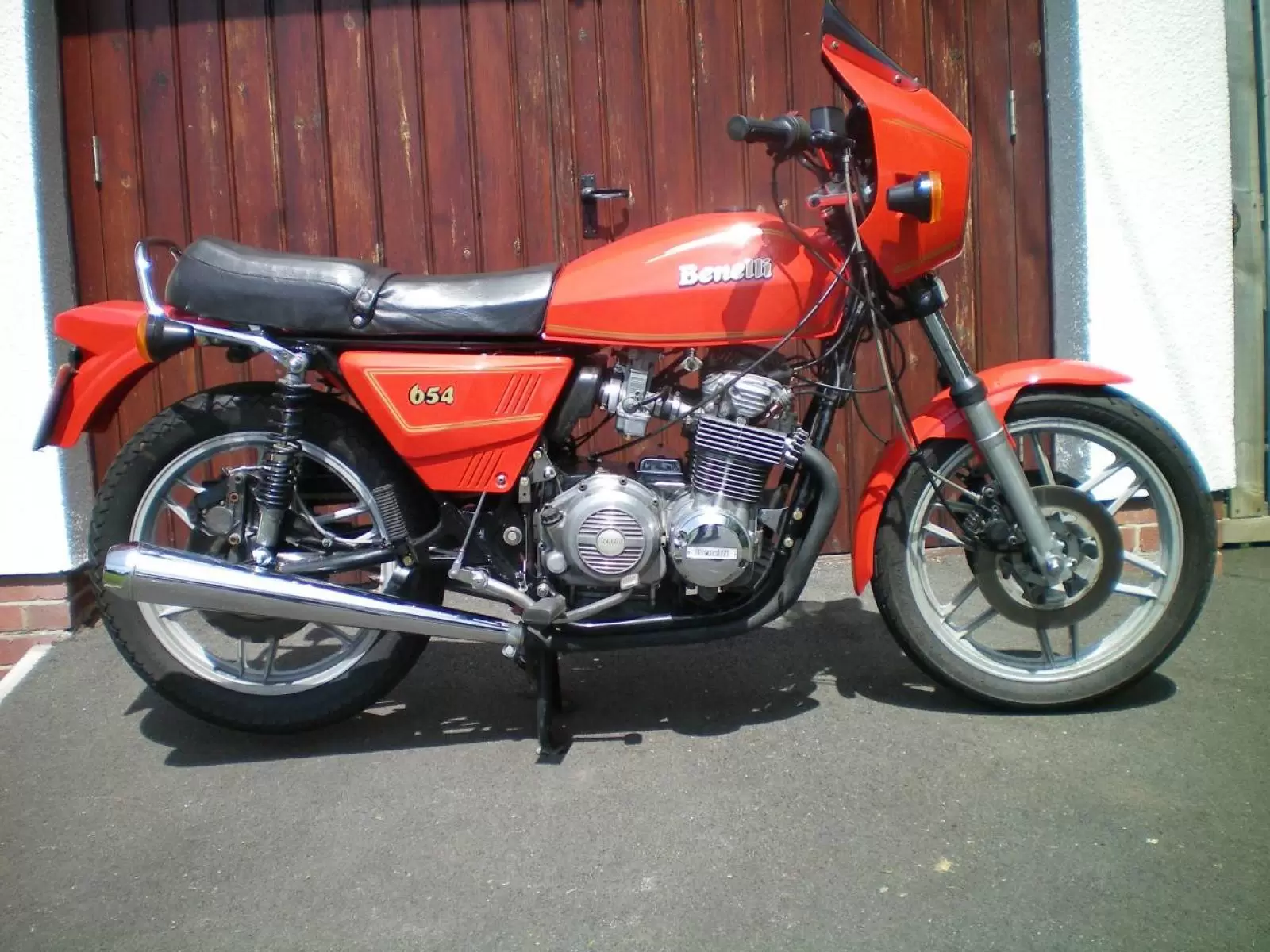 Benelli 654 T