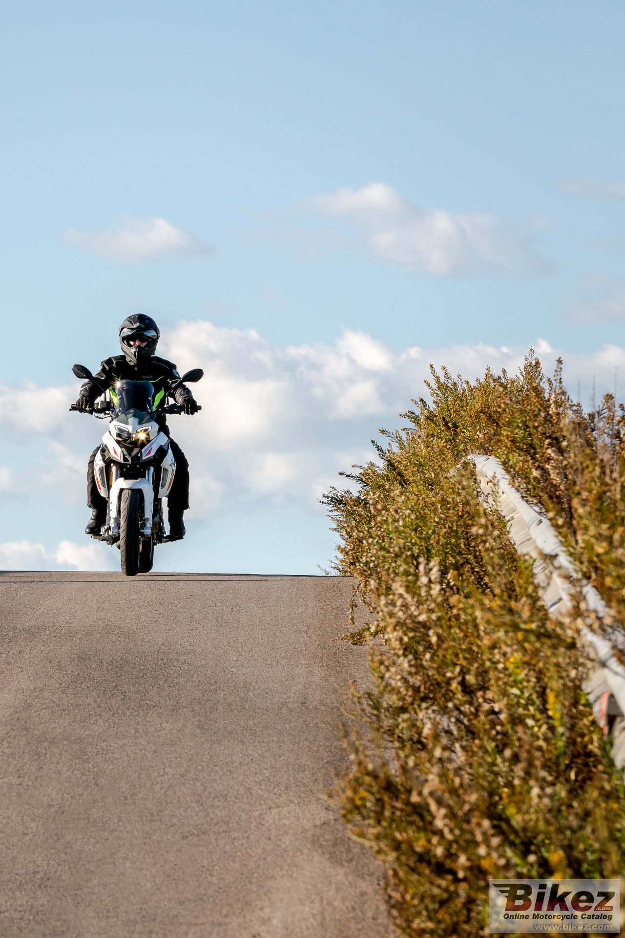 Thumbnail for Benelli TRK 251 2023