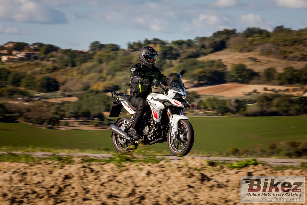 Thumbnail for Benelli TRK 251 2023