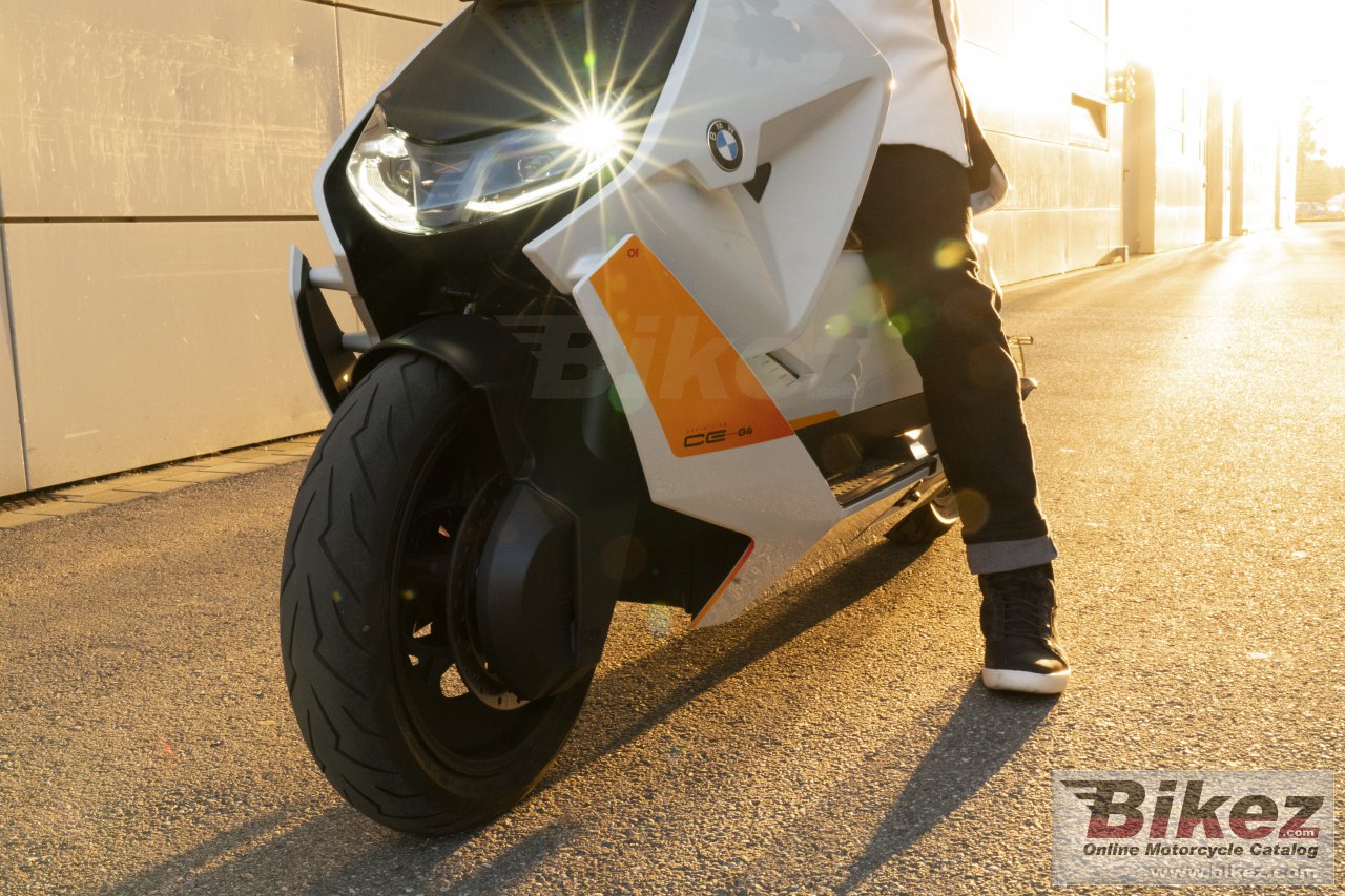Thumbnail for BMW Definition CE 04 2021