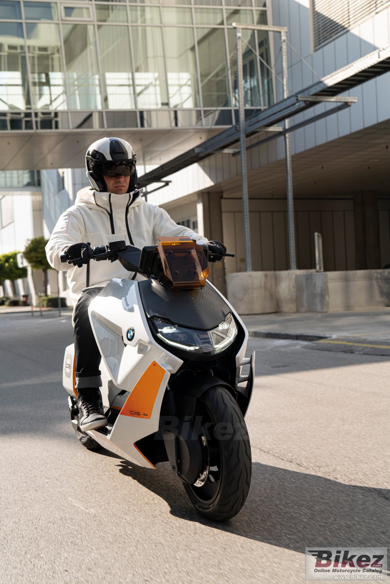 Thumbnail for BMW Definition CE 04 2021