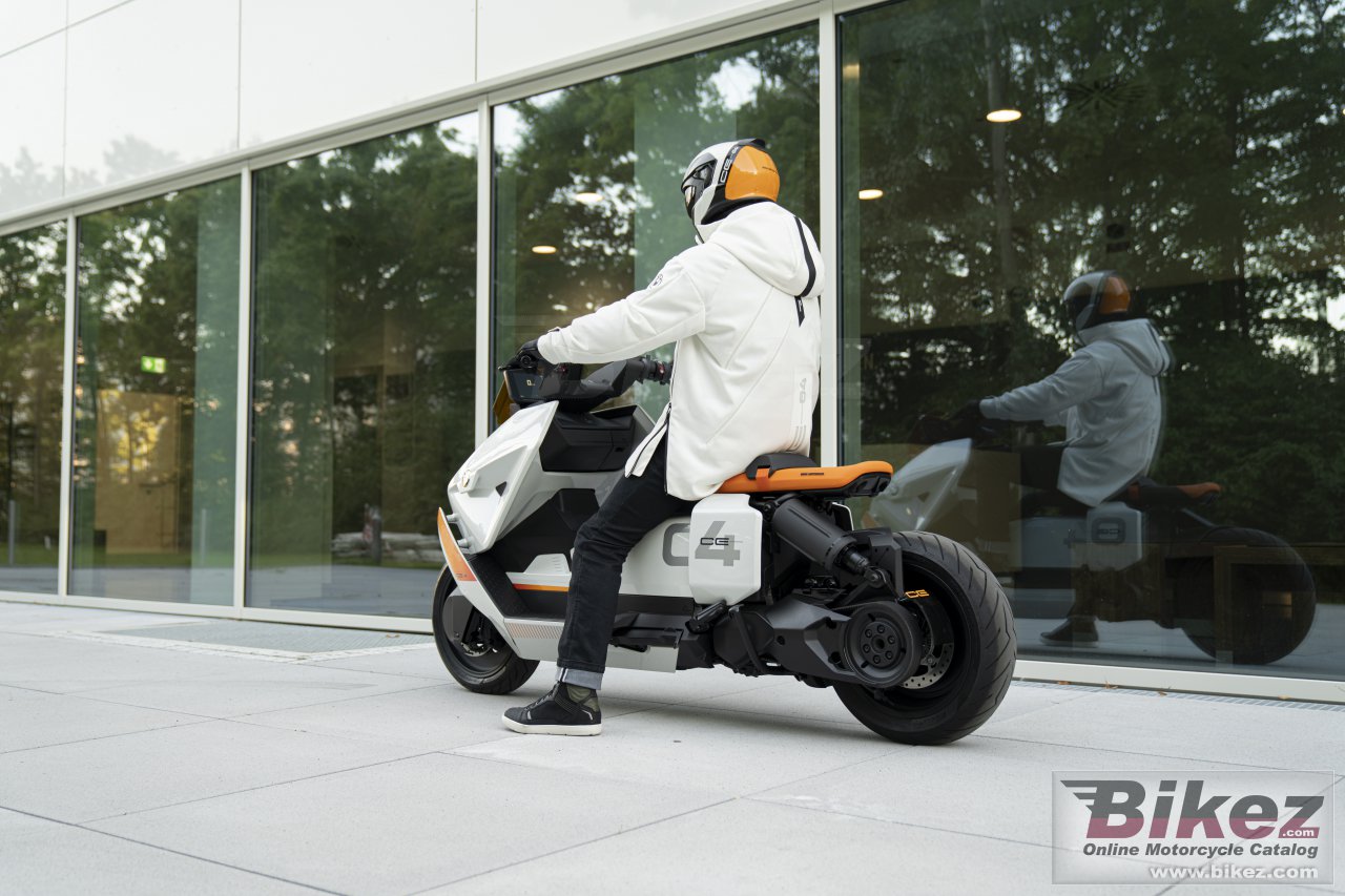 Thumbnail for BMW Definition CE 04 2021