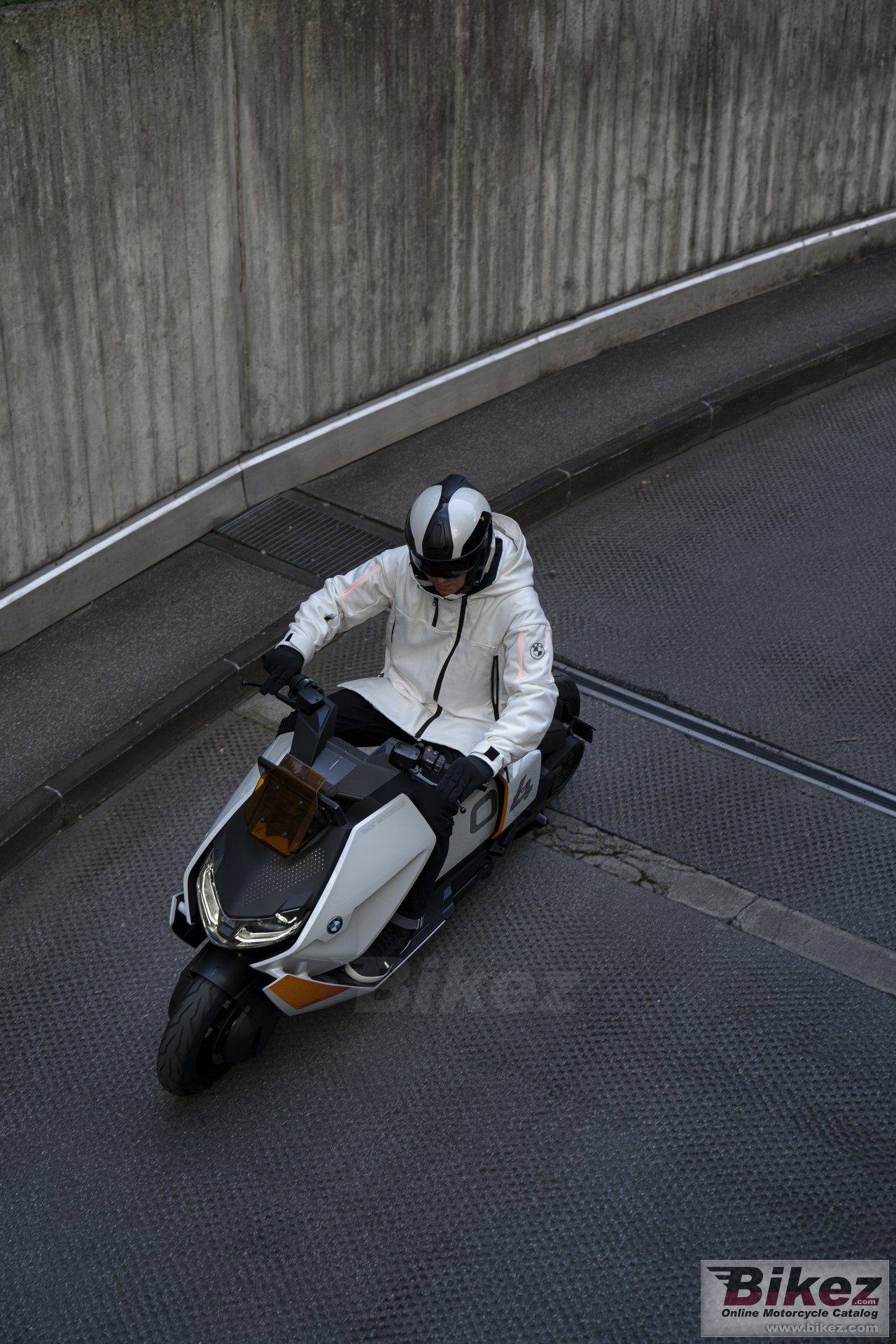 Thumbnail for BMW Definition CE 04 2021