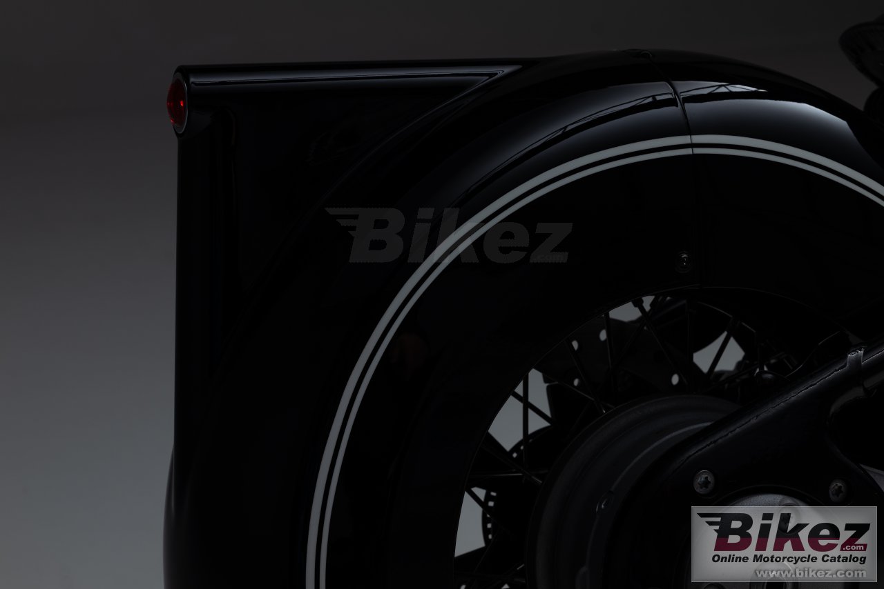 Thumbnail for BMW R 18 Custom 2021
