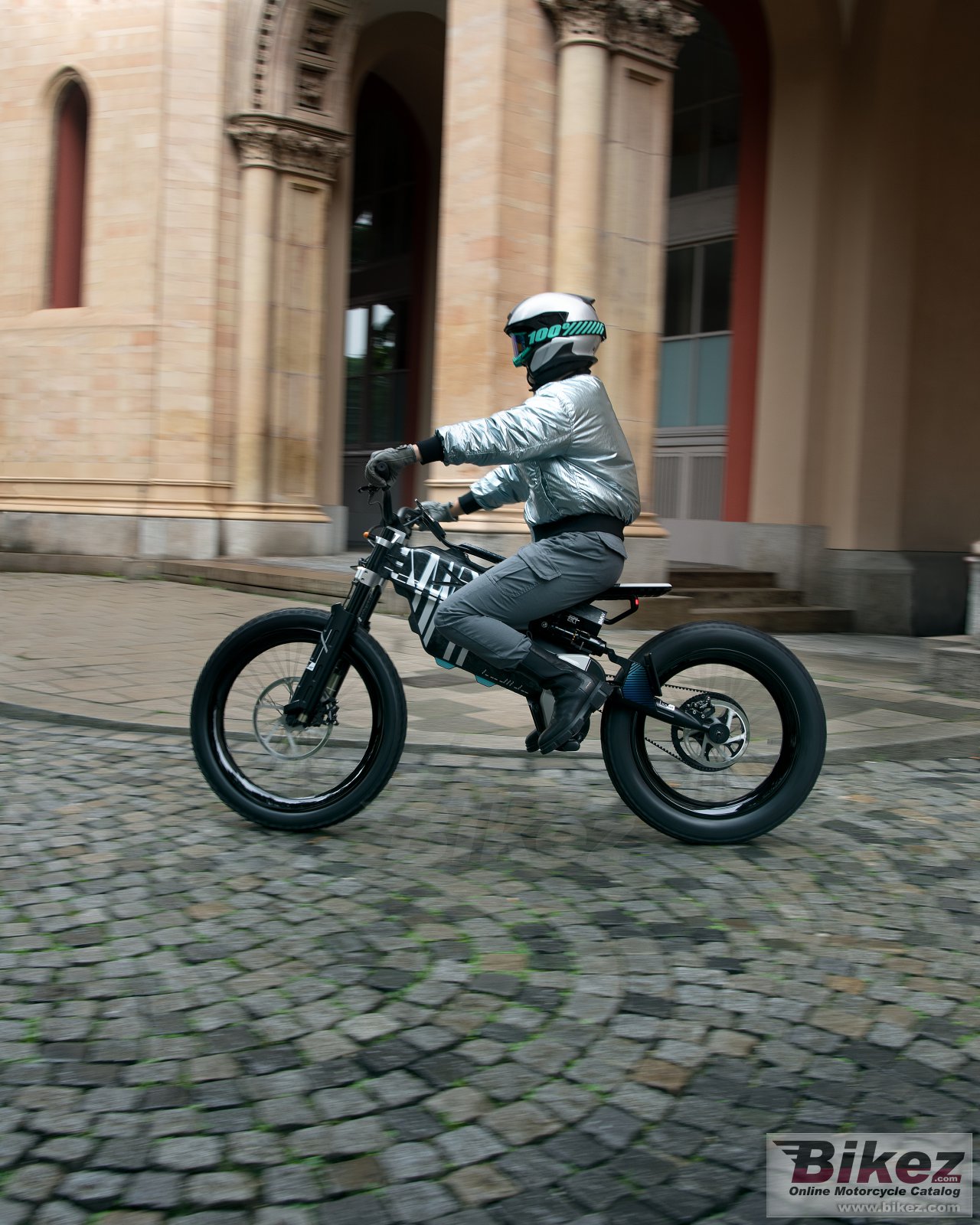 Thumbnail for BMW Vision Amby 2021