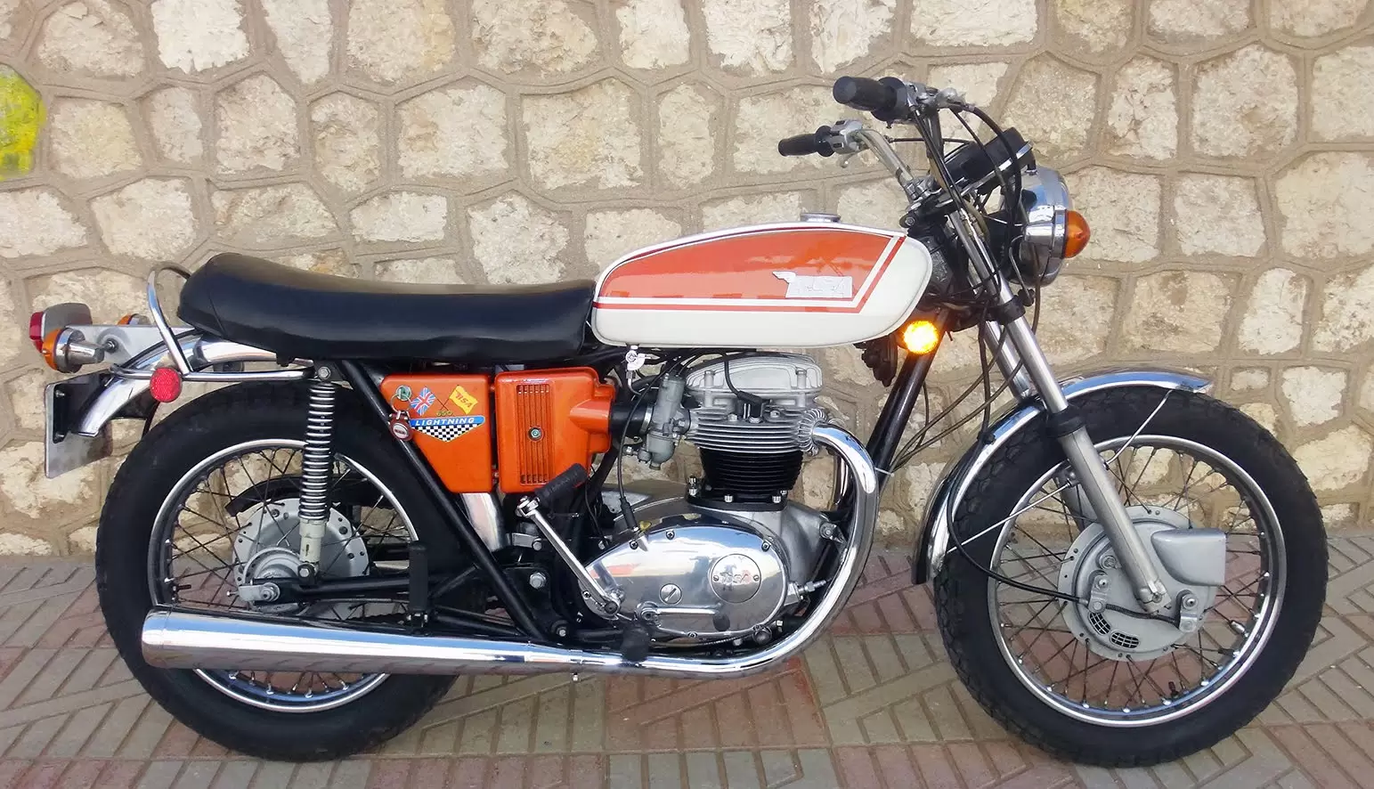 Thumbnail for BSA A 65 Thunderbolt 1972