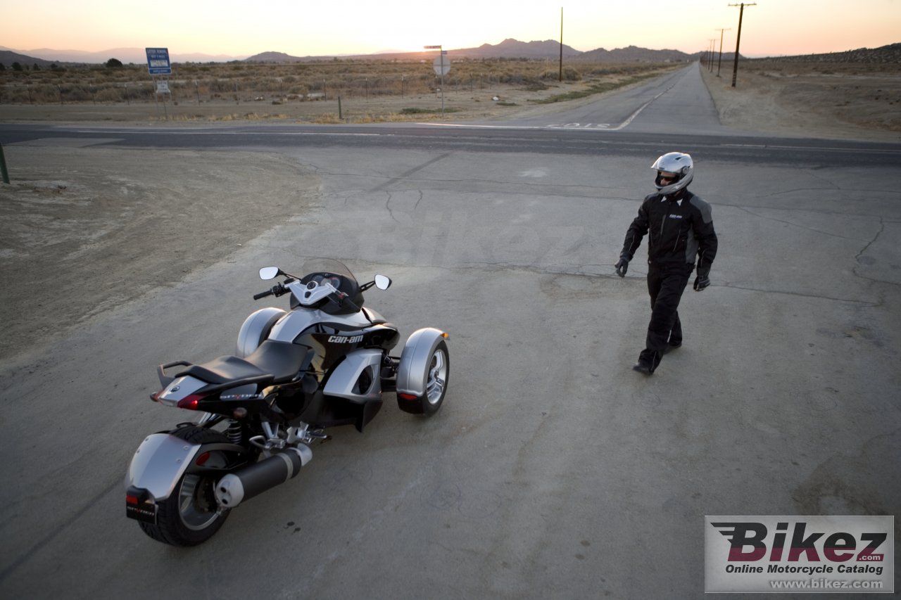 Thumbnail for Can-Am Spyder Roadster 2008
