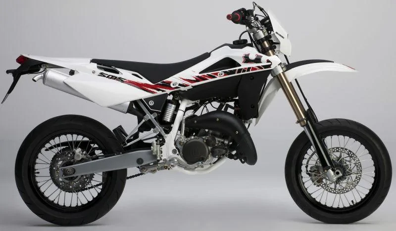 Thumbnail for CCM SM 125 2011