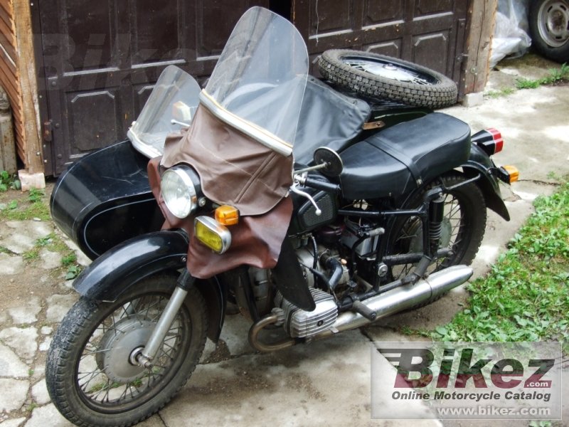 Dnepr MT 10 (with sidecar)