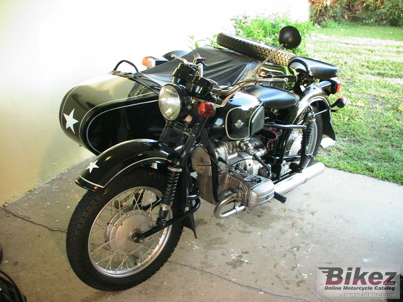 Dnepr MT 10 (with sidecar)