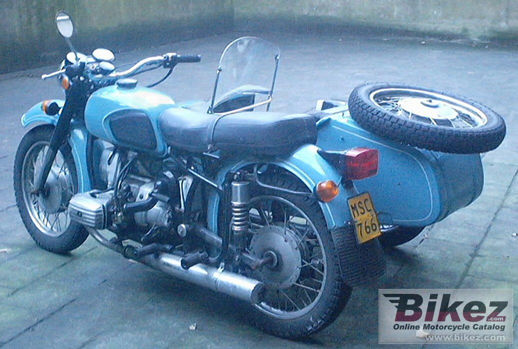 Dnepr MT 11 (with sidecar)