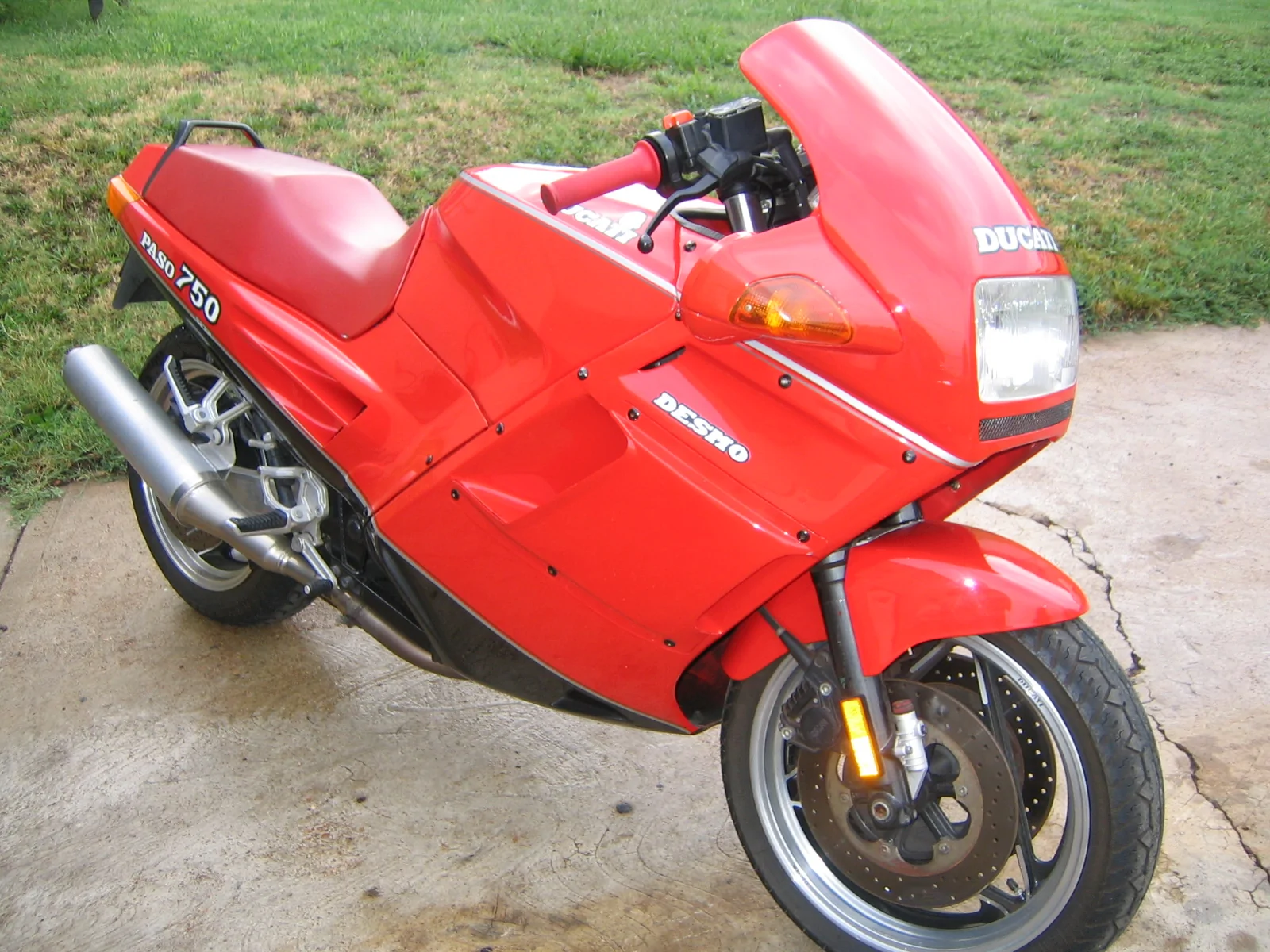 Thumbnail for Ducati 750 Paso 1988