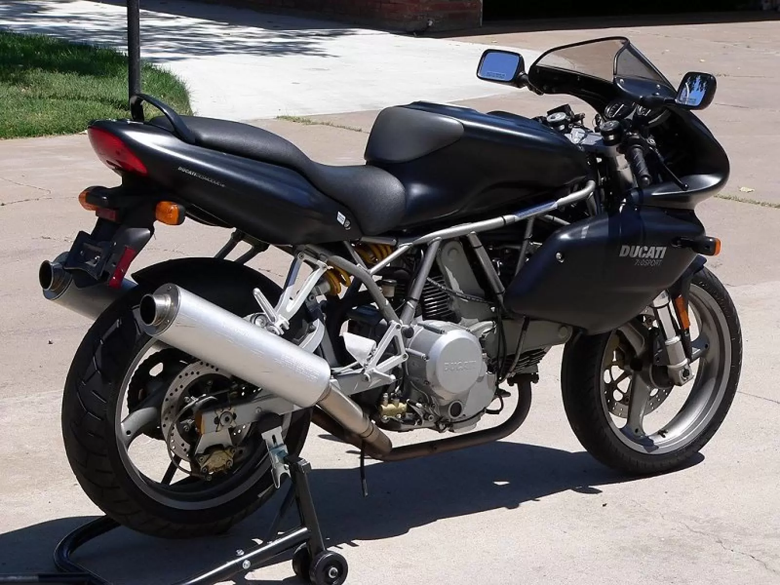 Ducati 750 Sport
