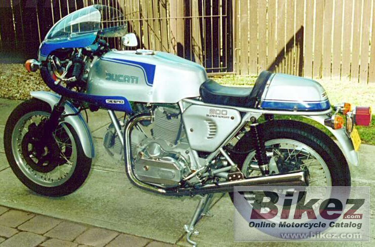 Ducati 900 SS