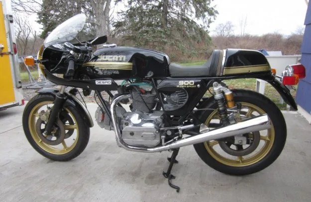 Ducati 900 SS