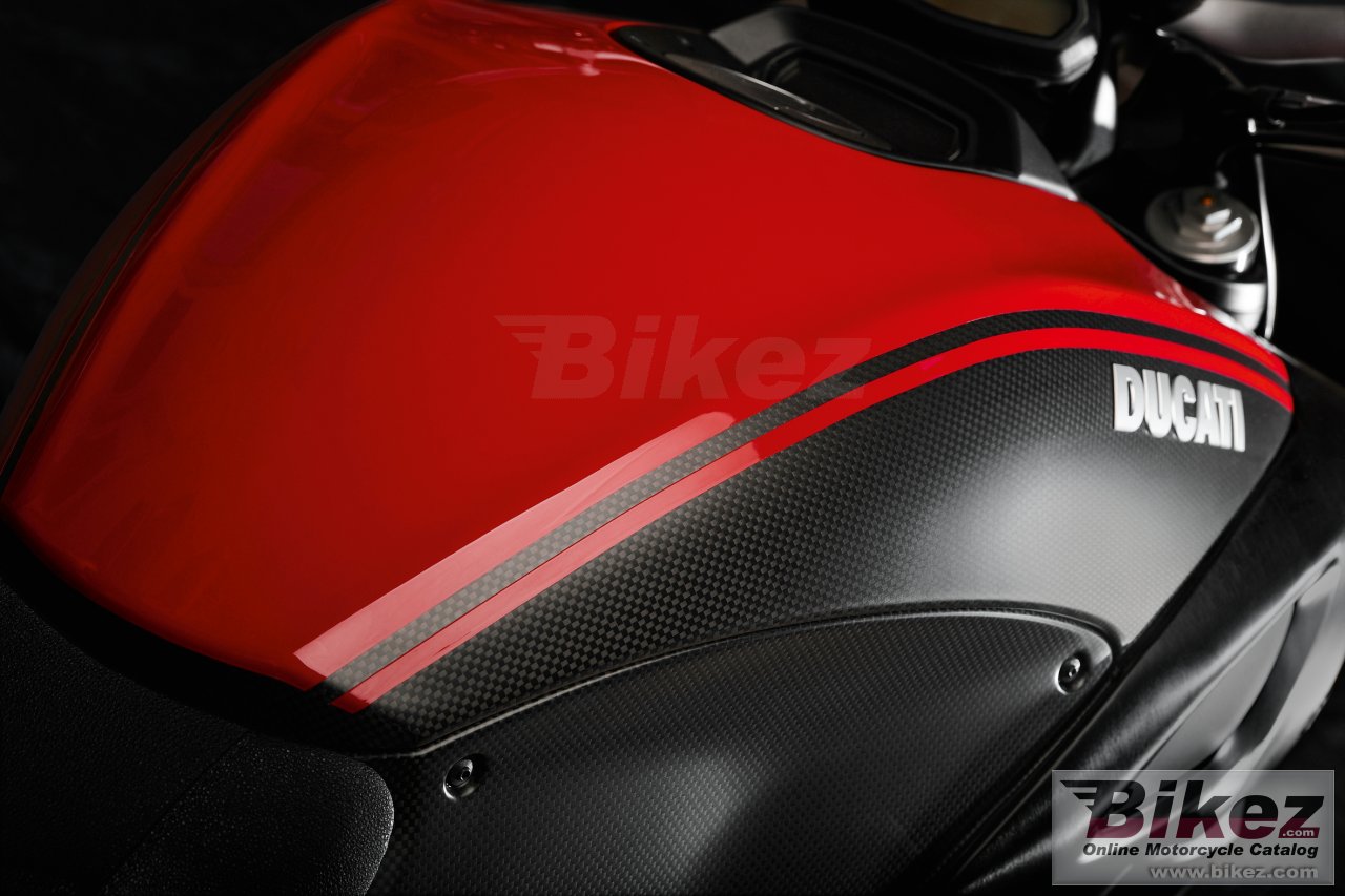 Thumbnail for Ducati Diavel Carbon 2012