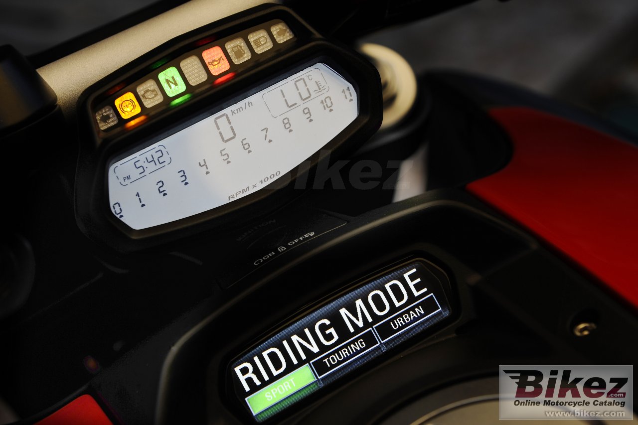 Thumbnail for Ducati Diavel Carbon 2014