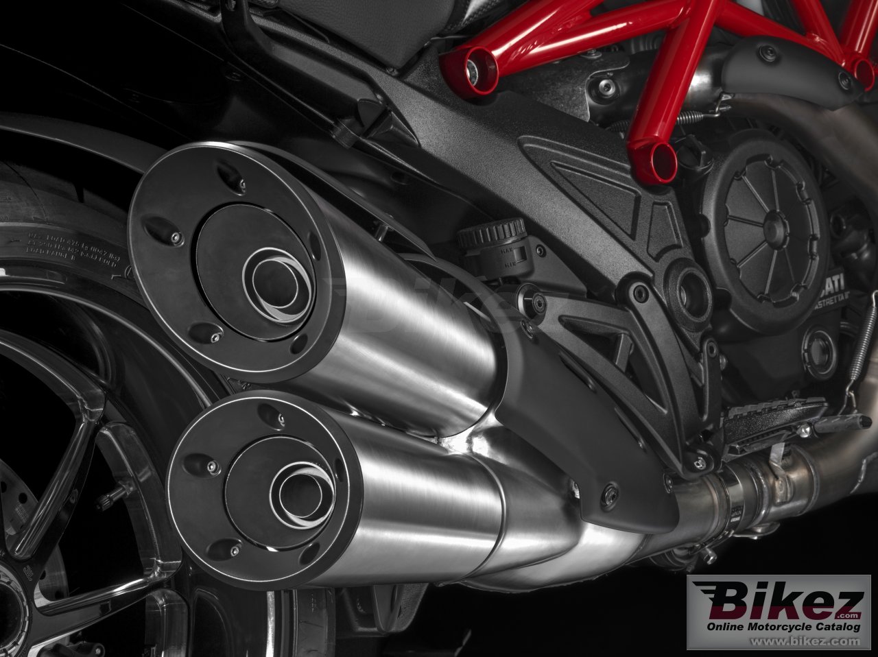 Thumbnail for Ducati Diavel Carbon 2015