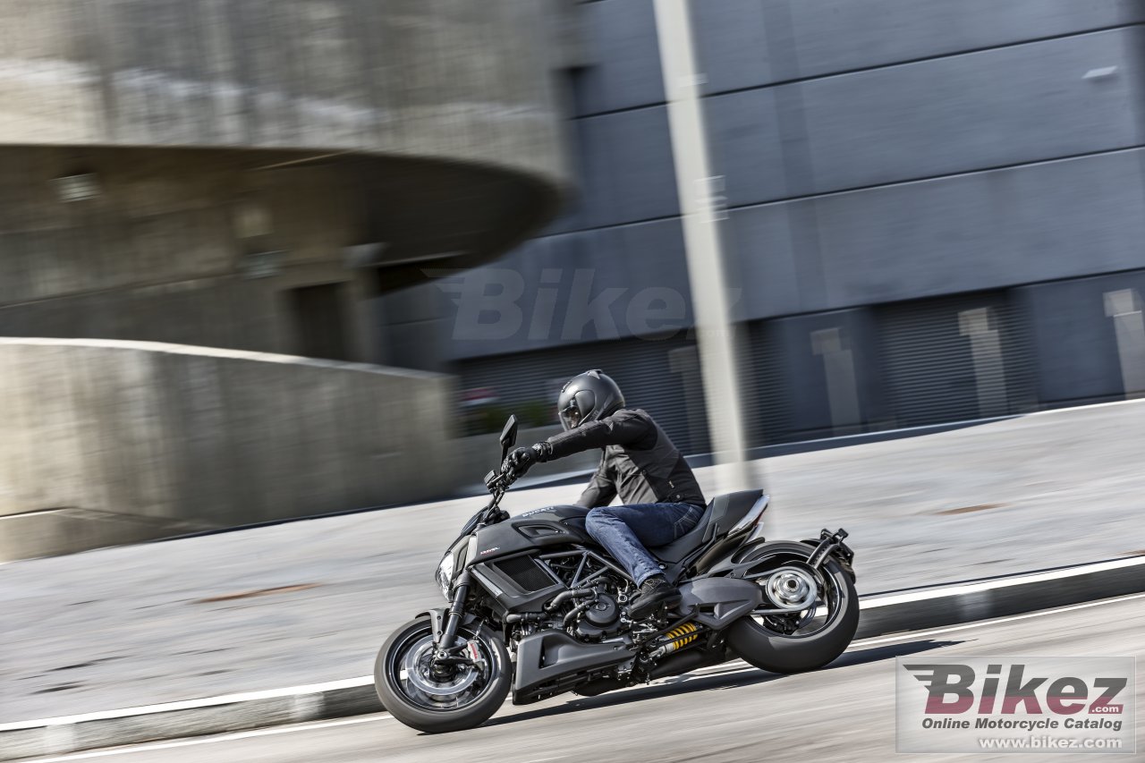 Thumbnail for Ducati Diavel Carbon 2018