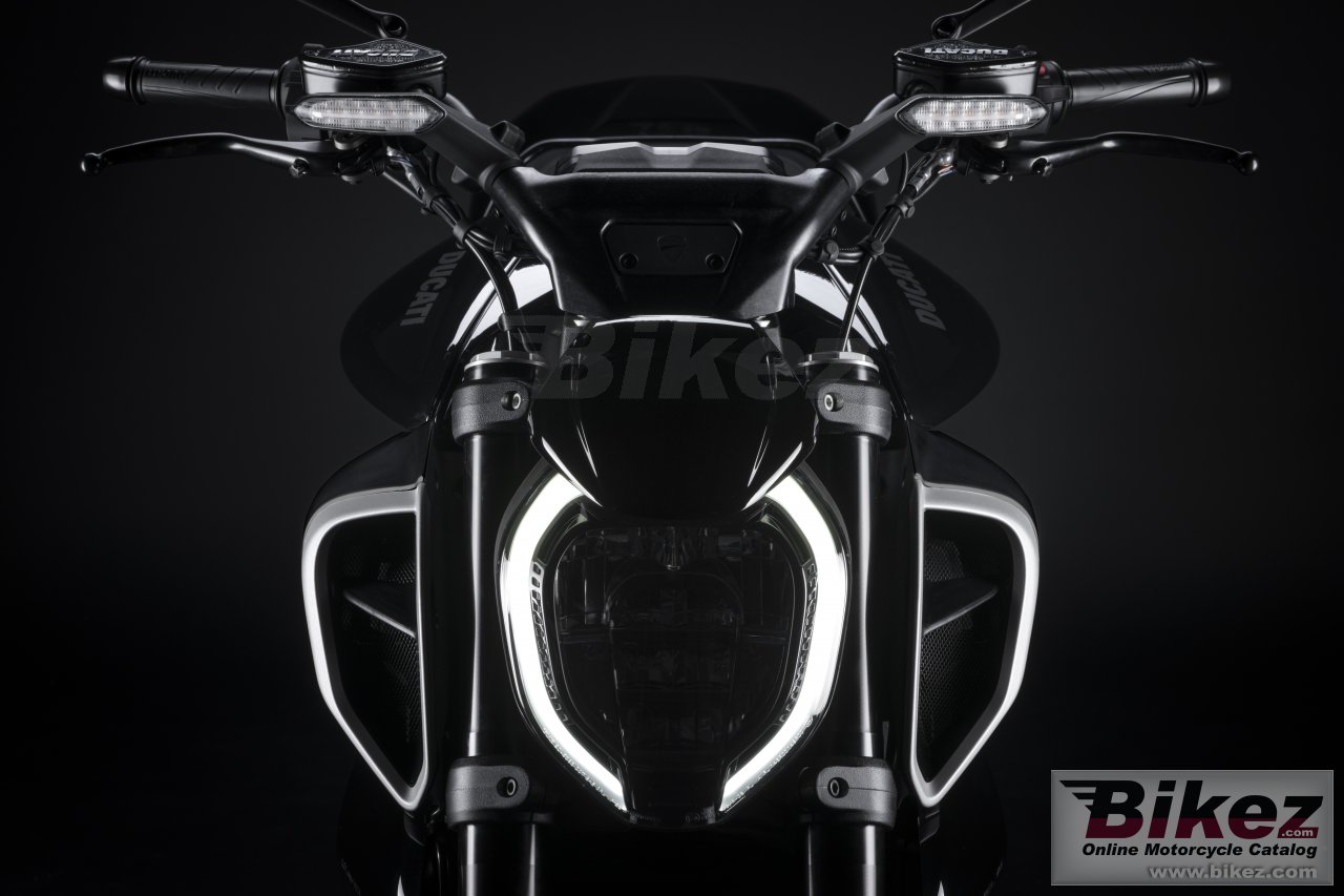 Thumbnail for Ducati Diavel V4 2023