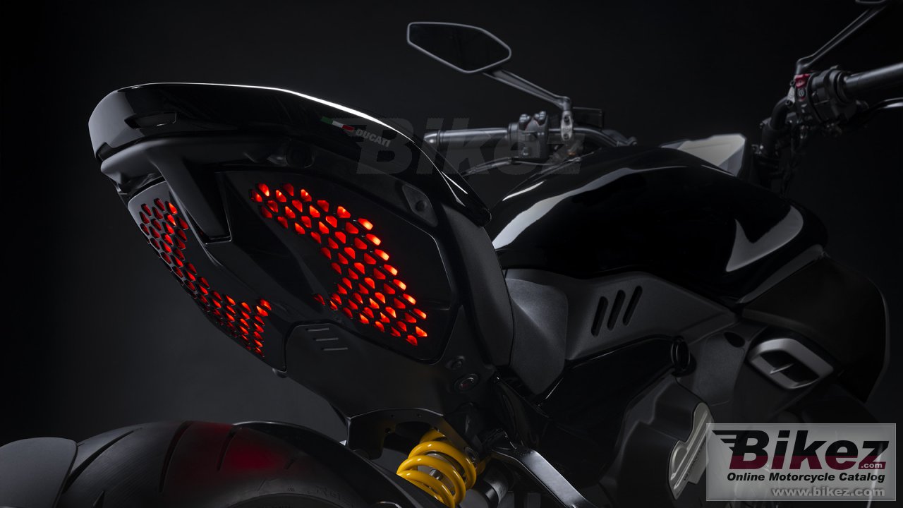 Thumbnail for Ducati Diavel V4 2025