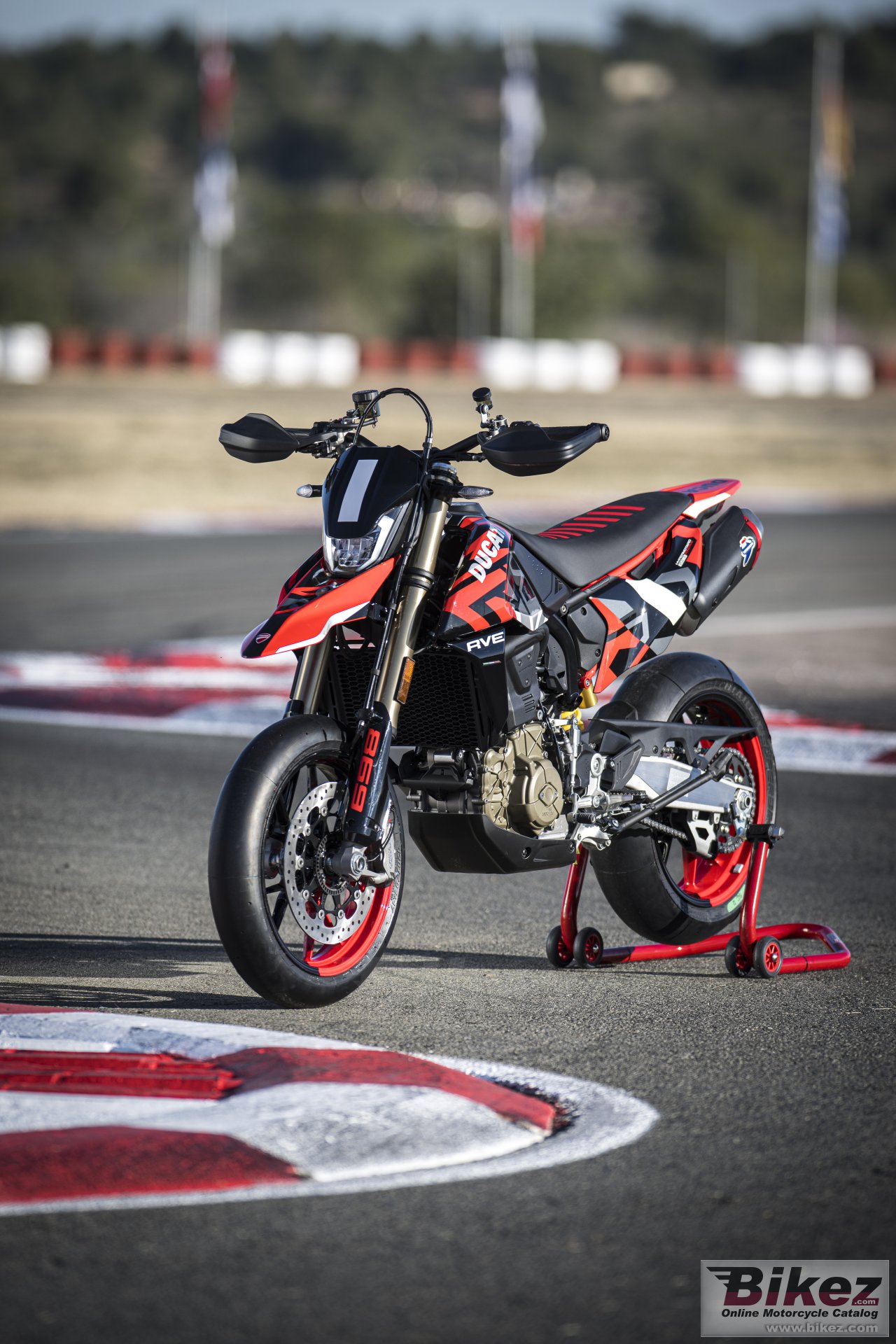 Thumbnail for Ducati Hypermotard 698 Mono RWE 2024