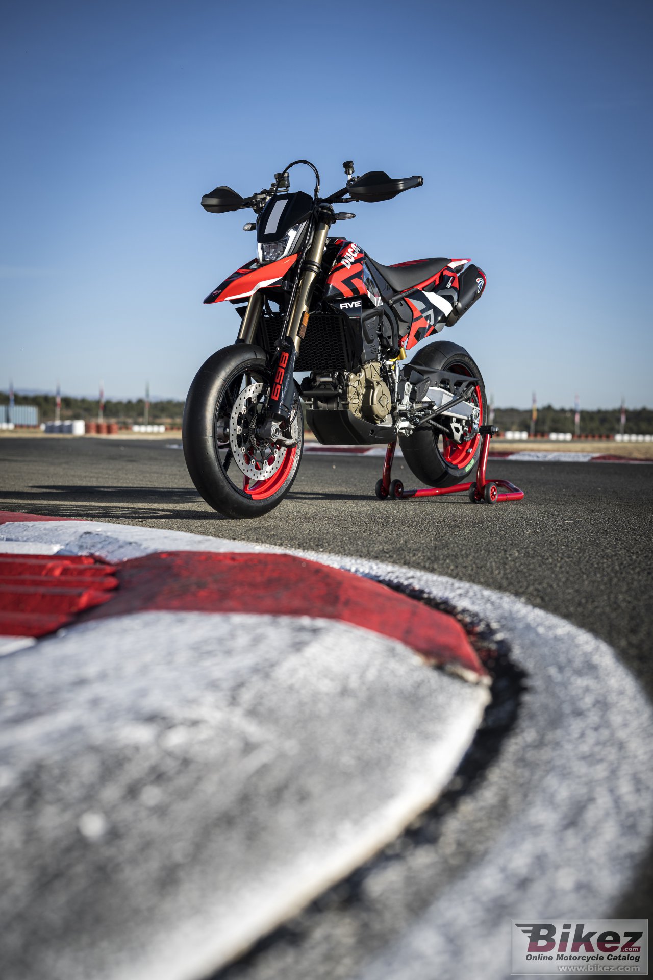 Thumbnail for Ducati Hypermotard 698 Mono RWE 2024