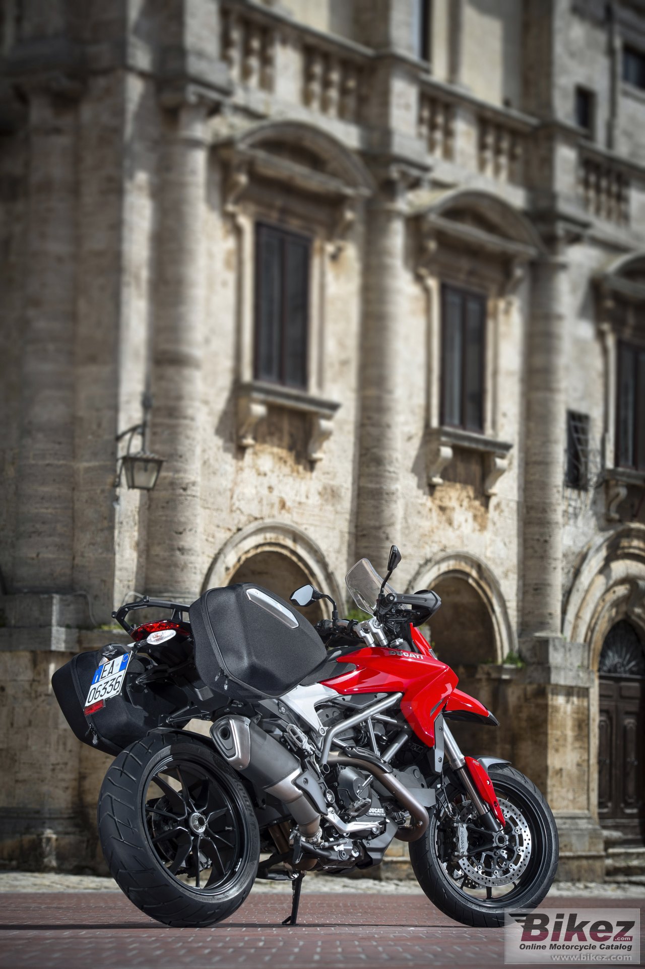 Thumbnail for Ducati Hyperstrada 2014