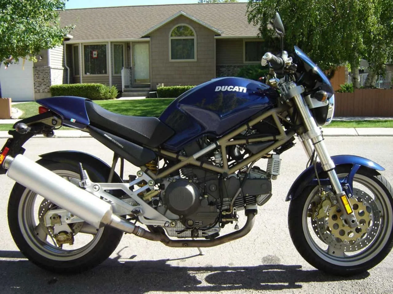 Ducati Monster M600 Dark