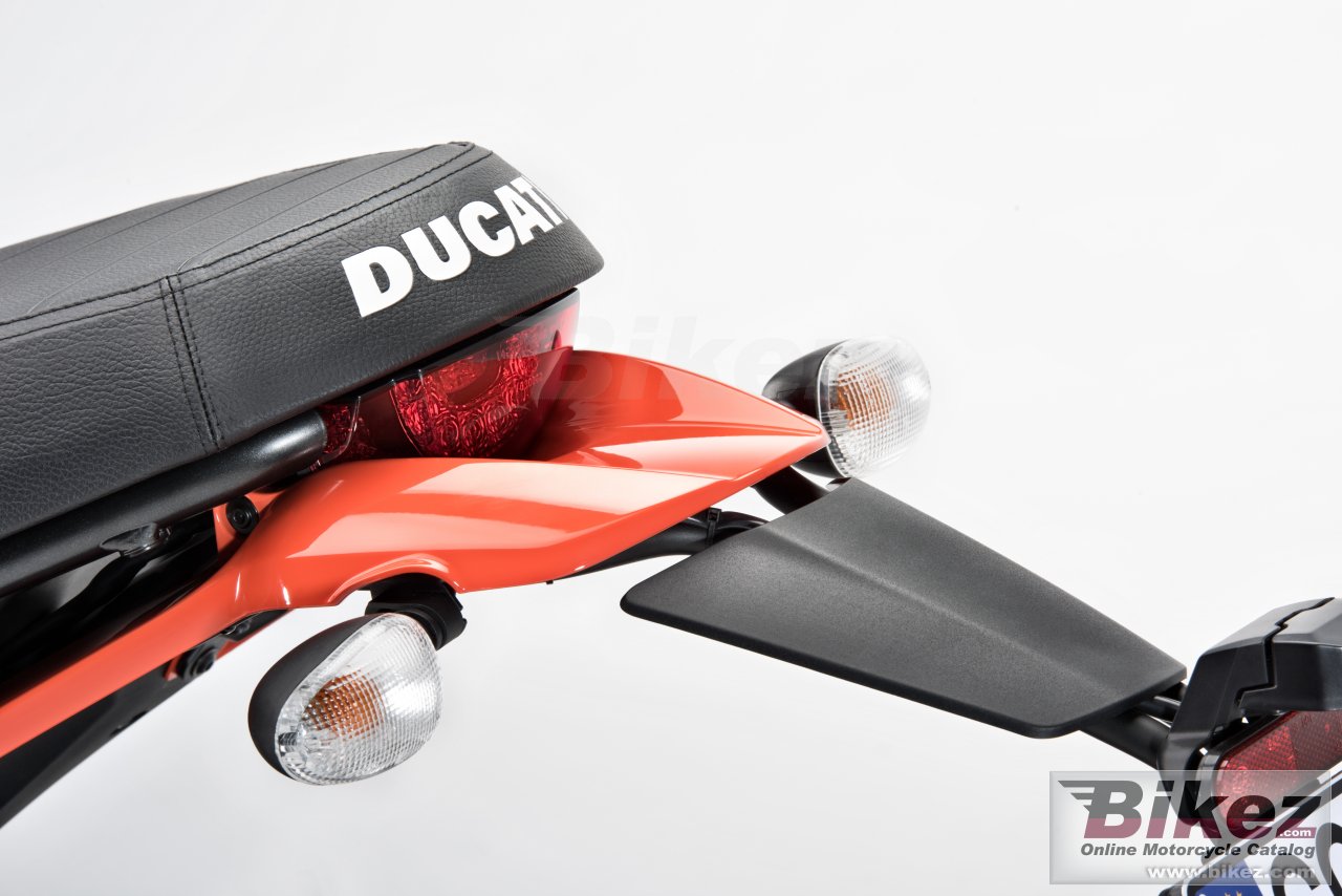 Thumbnail for Ducati Scrambler Sixty2 2017