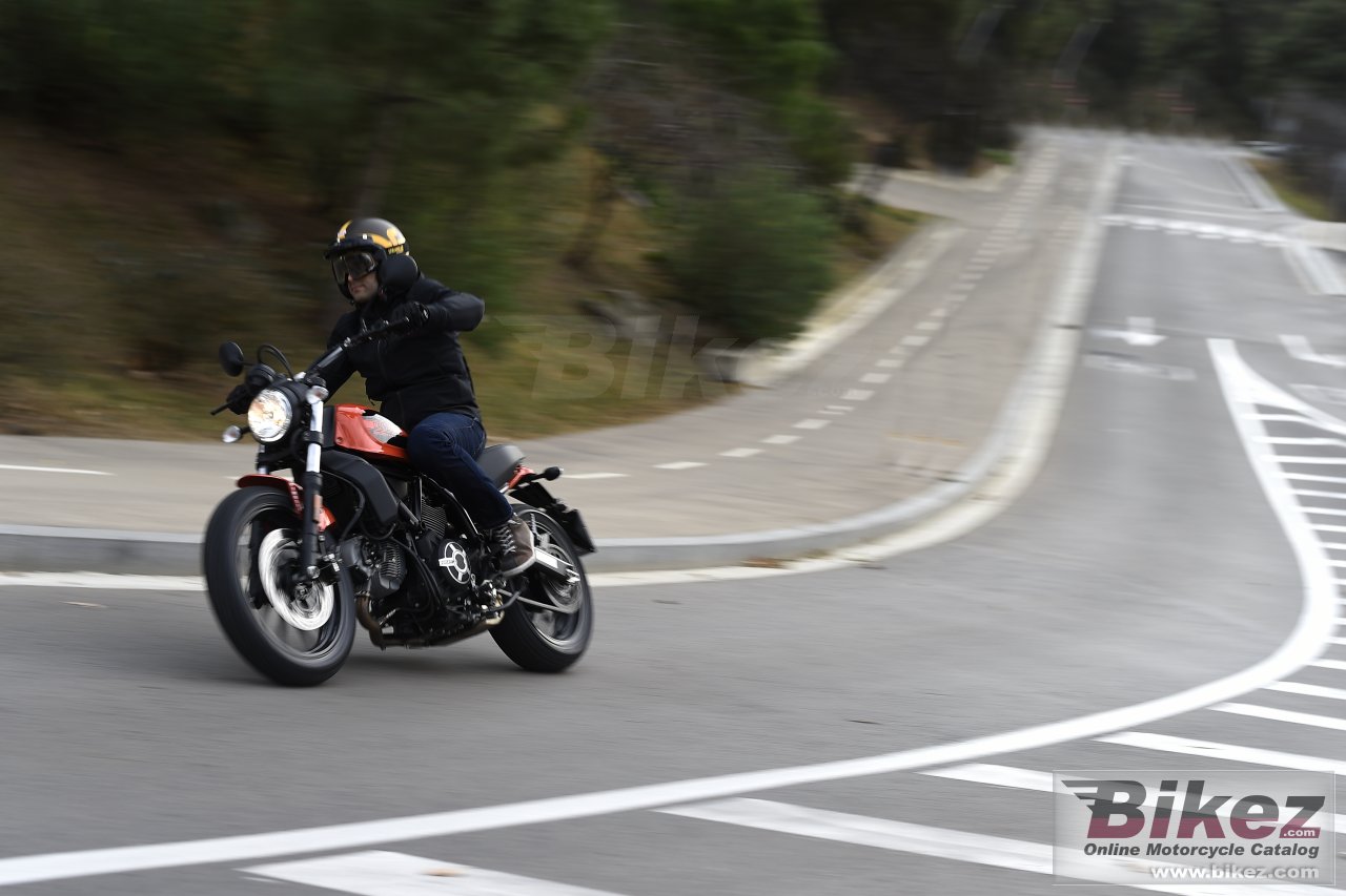 Thumbnail for Ducati Scrambler Sixty2 2019