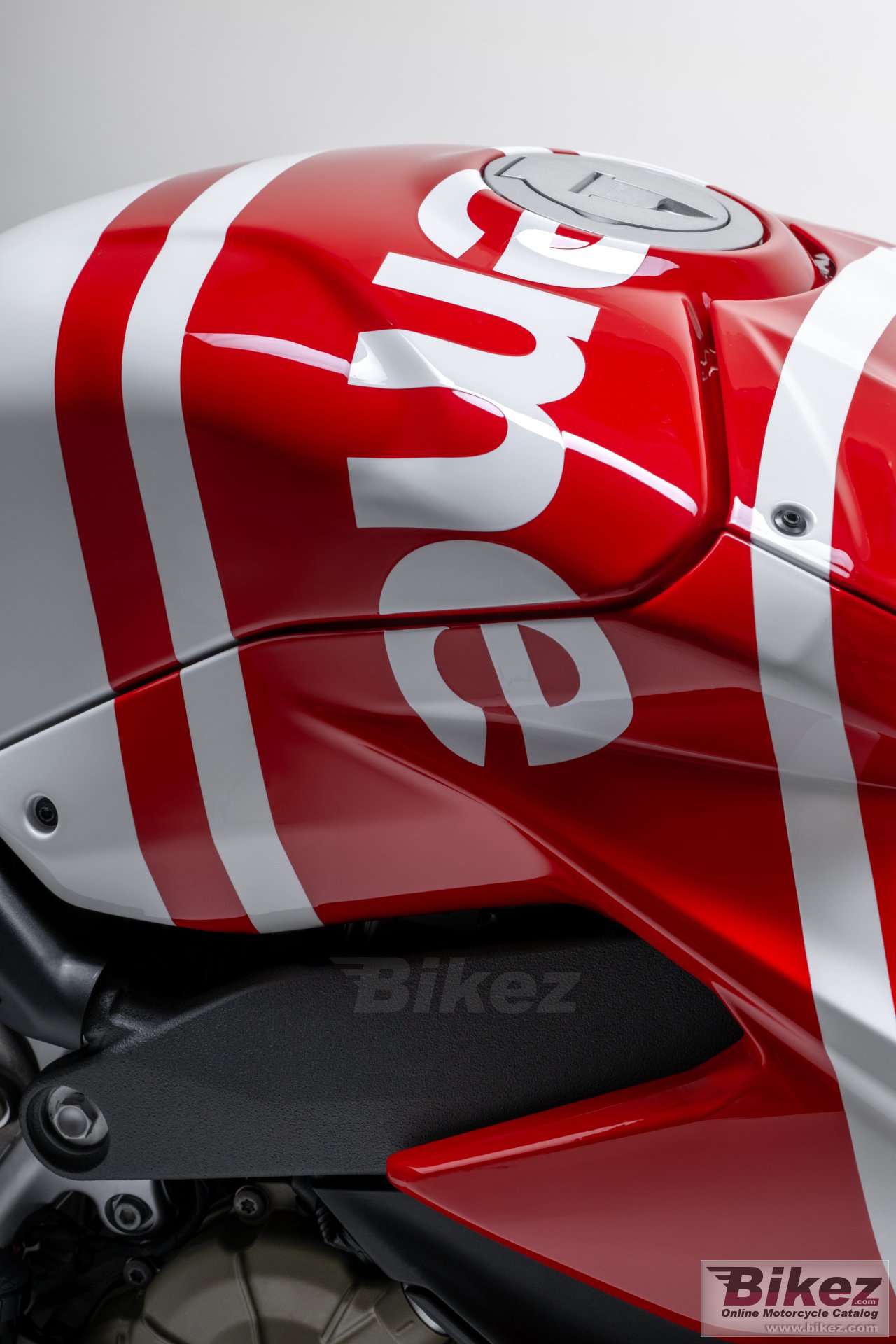 Thumbnail for Ducati Streetfighter V4 Supreme 2024