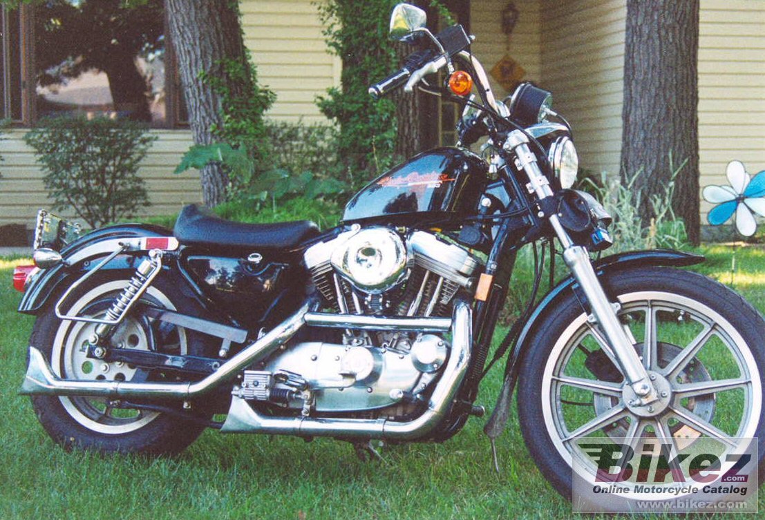 Harley-Davidson 883 Sportster Hugger