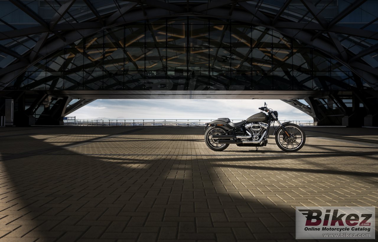 Thumbnail for Harley-Davidson Breakout 2021