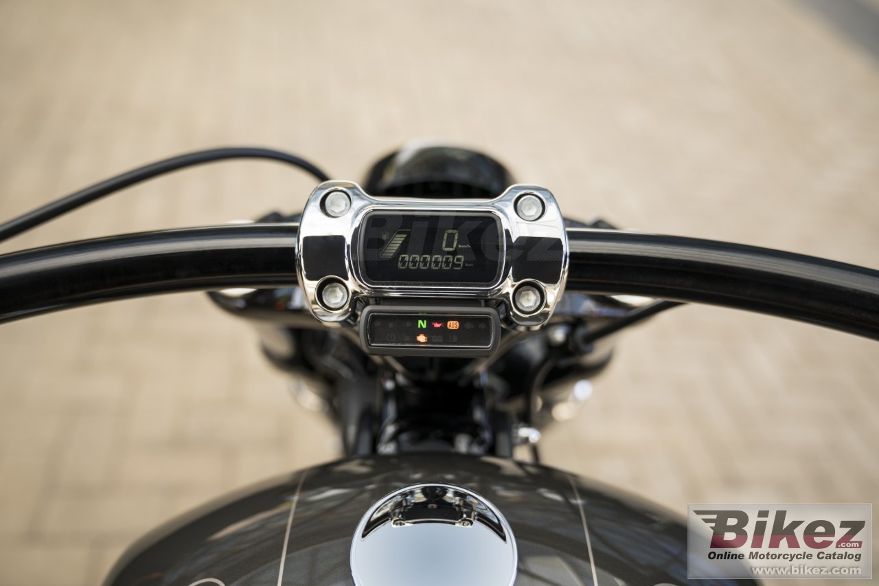 Thumbnail for Harley-Davidson Breakout 2021