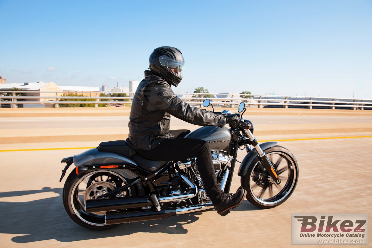 Thumbnail for Harley-Davidson Breakout 2021