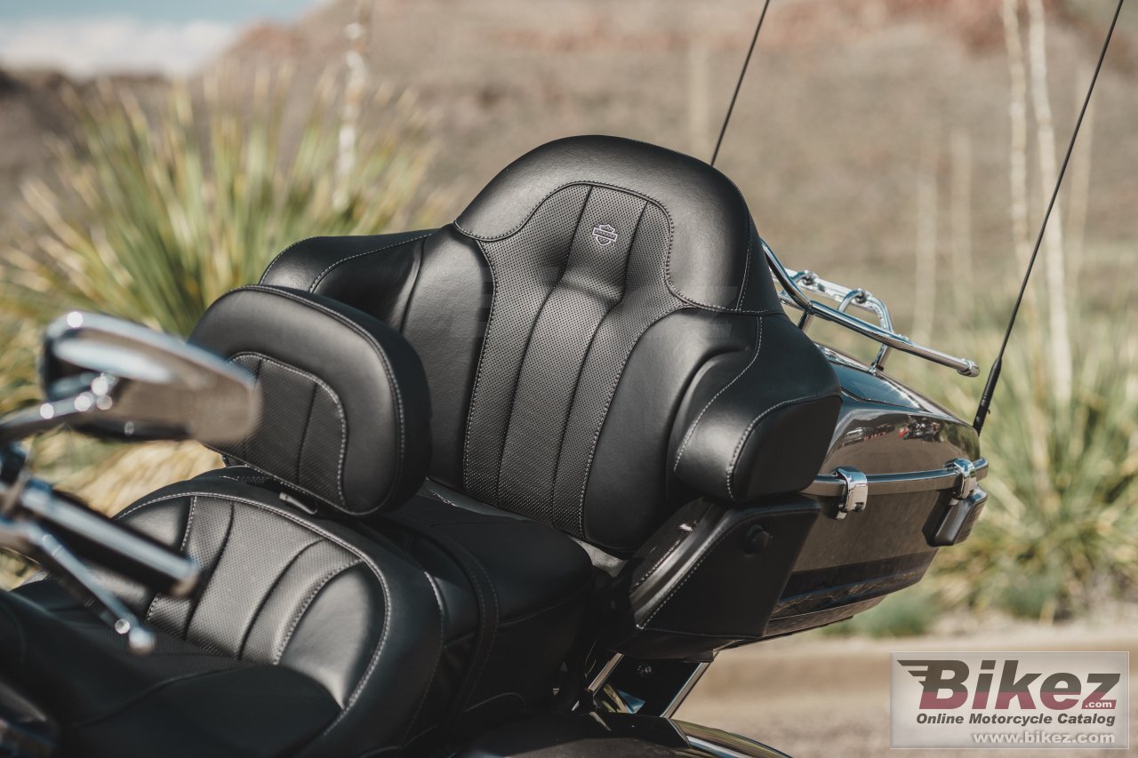 Thumbnail for Harley-Davidson CVO Limited 2016