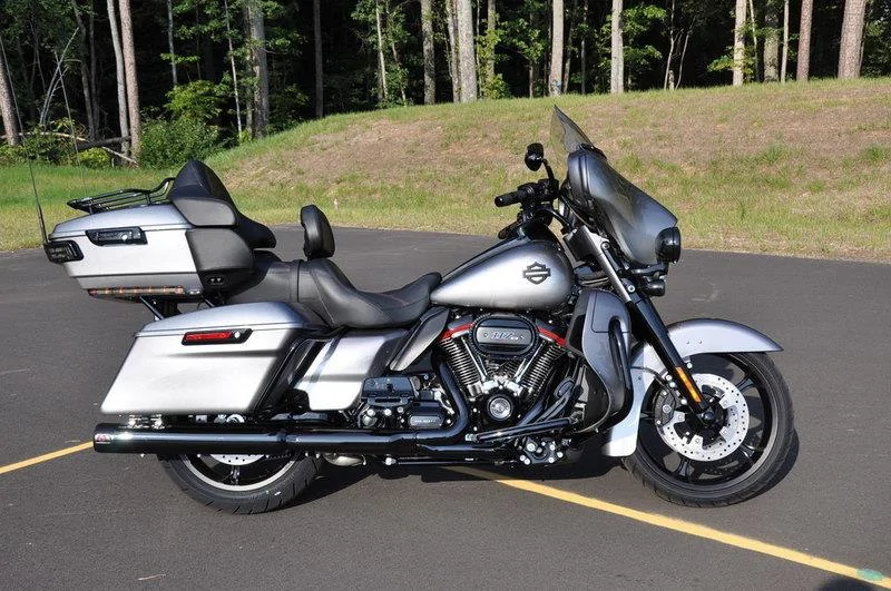 Thumbnail for Harley-Davidson CVO Limited 2019