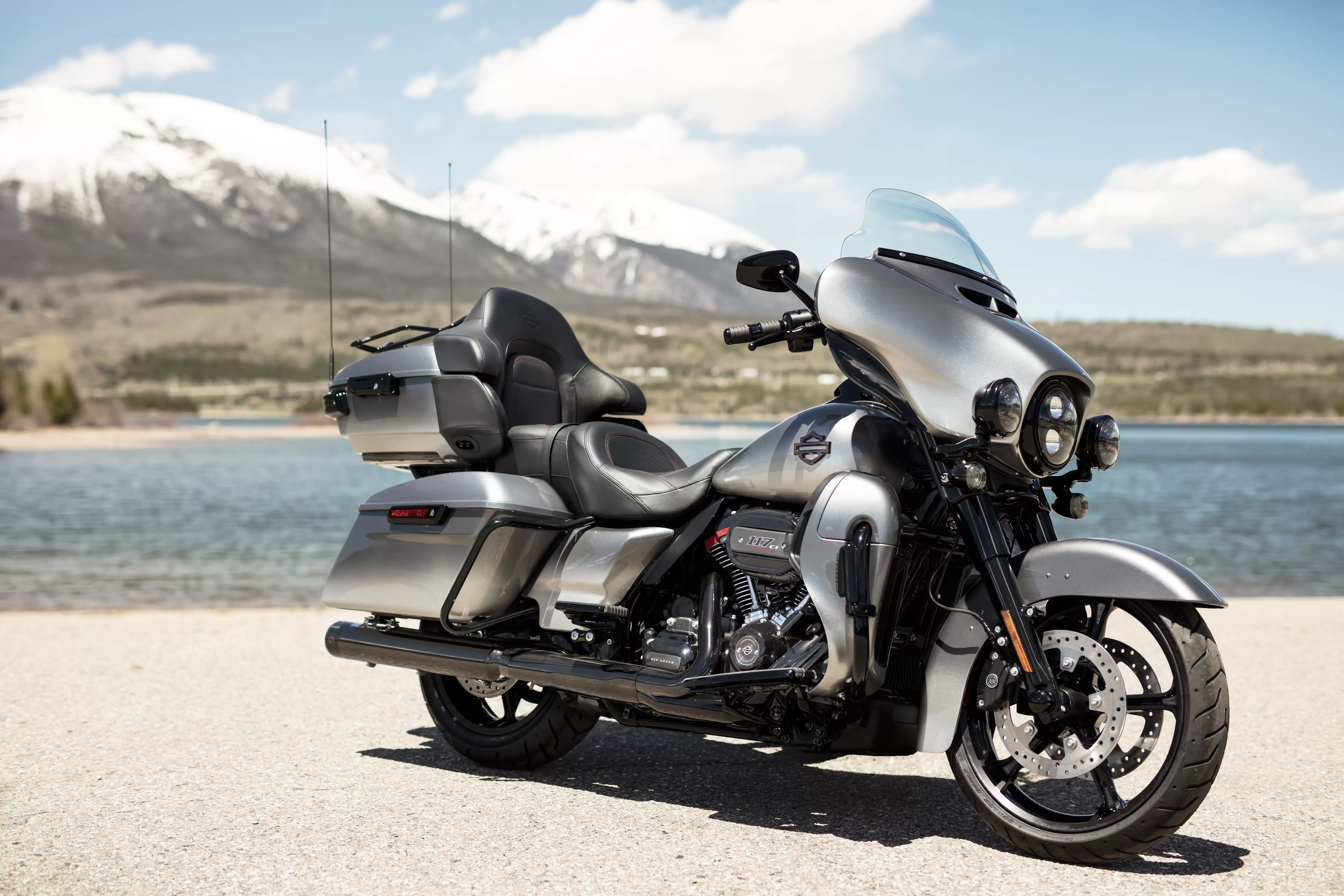 Thumbnail for Harley-Davidson CVO Limited 2020